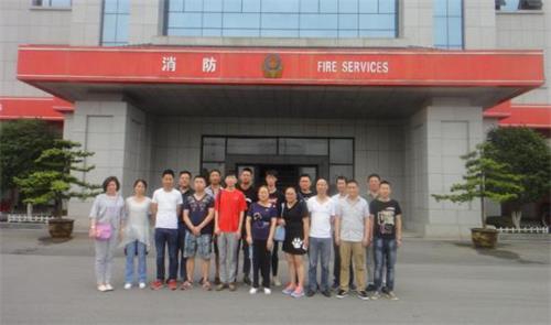 ���߽��ĵġ���Ա�˶��ա�