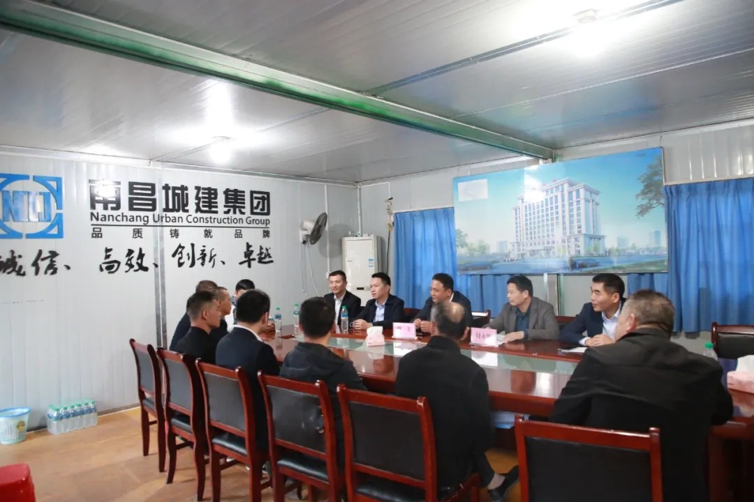 �ϲ���Ͷ�������䲿��չ������ʿ�������������������Ž��������ġ���ͷ������̸��