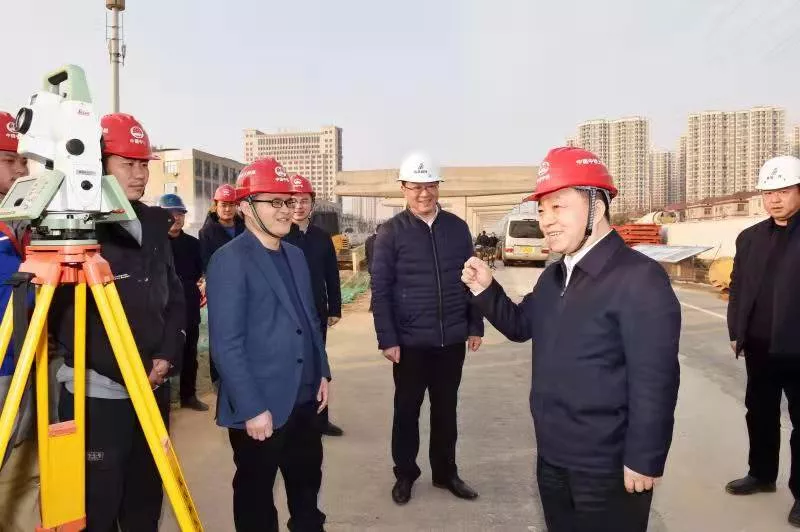 ����ʡί����ǡ���ʡ��Ҷ����̽��ο�ʾ��޸߼ܶ�����Ŀһ��ְ��