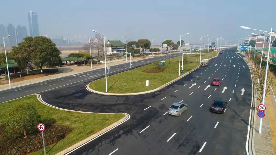 �����³�����������������ͨ��ʱ����������������֮���� �ؽ��б��������ˢ�£�һ�ڣ���������ͨ�������������