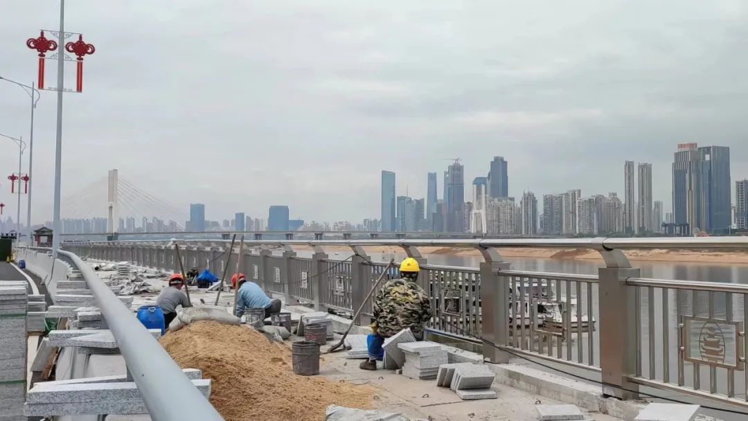 ¸±Êг¤½ÐºéÔÚÑØ½Öб±´óµÀÌáÉýË¢ÐÂÏîÄ¿µ÷ÑÐÒßÇé·À¿ØºÍÏîÄ¿½¨Éè