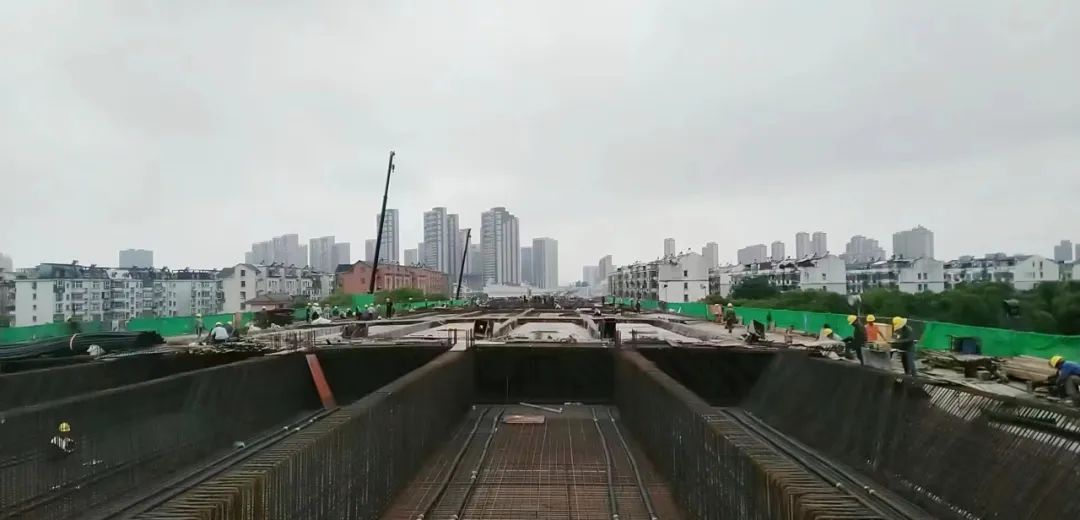 Ç¿¹¥ÏîÄ¿½¨Éè °ü¹ÜÏîÄ¿ÍÆ½ø Àîºì¾üµ÷ÑÐÄÏÍâ»·¸ßËÙÏîÄ¿½¨ÉèÇéÐÎ